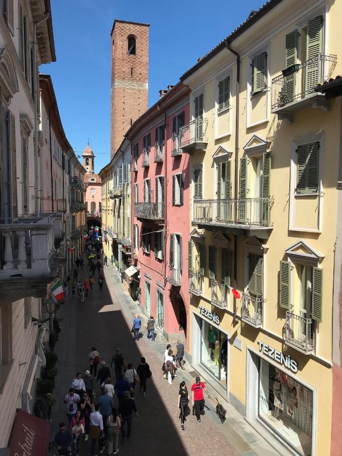 Due Dei Mille. Incantevole Casa In Centro Ad Alba 外观 照片